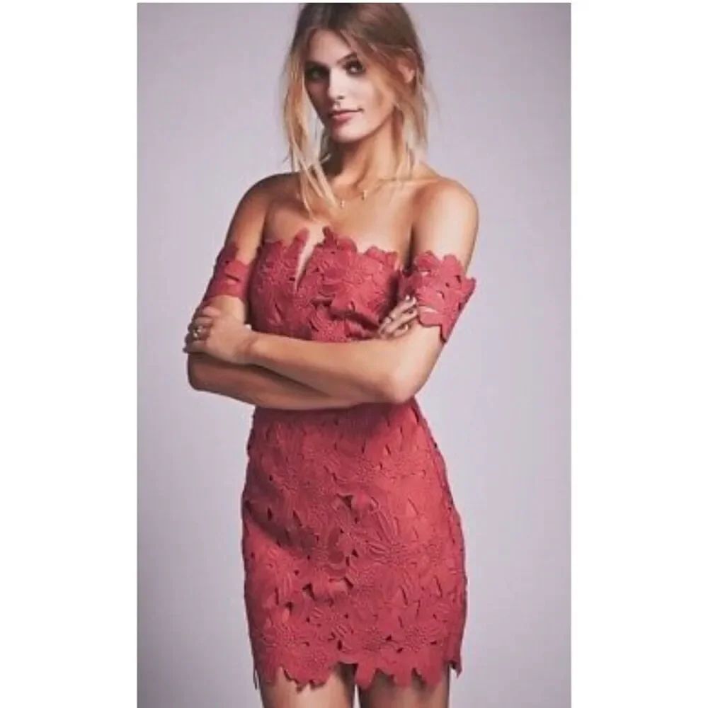 Free People X Saylor Dahlia Dress Raspberry Pink Red Sz Small Floral Lace Off-Sh